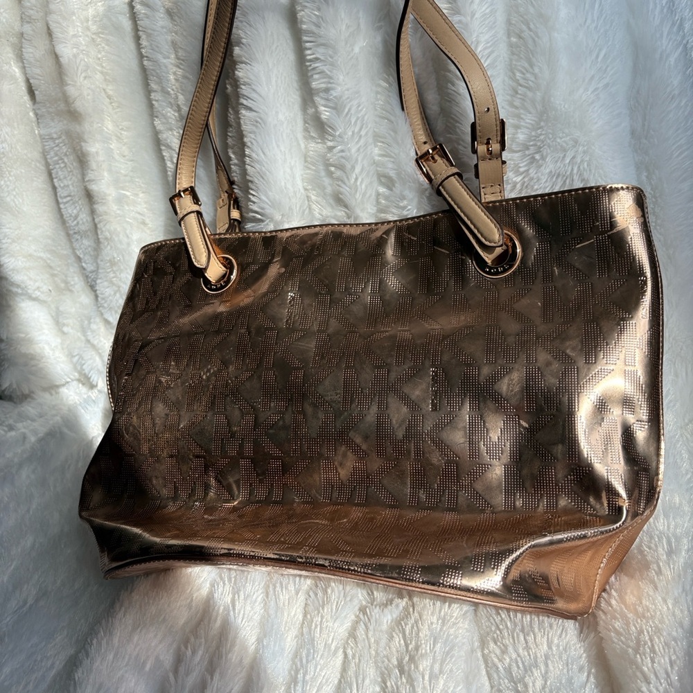 Michael Kors Rose Gold Cream Logo Lined Bag